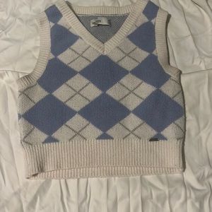 cropped sweater vest hollister